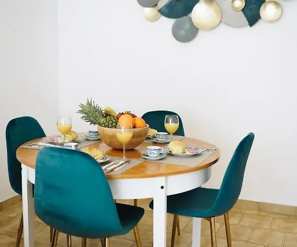 Host Wise - Sweet & Sunny Flat - Ace Location *