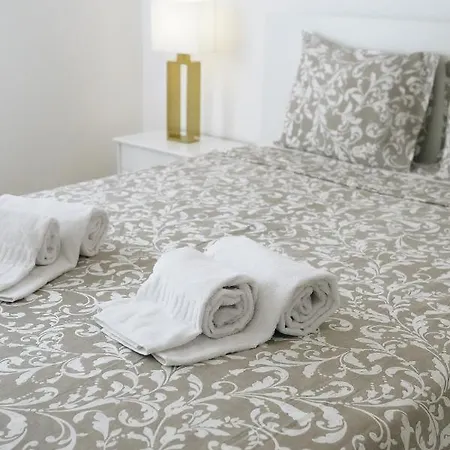 Apartment Host Wise - Sweet & Sunny Flat - Ace Location