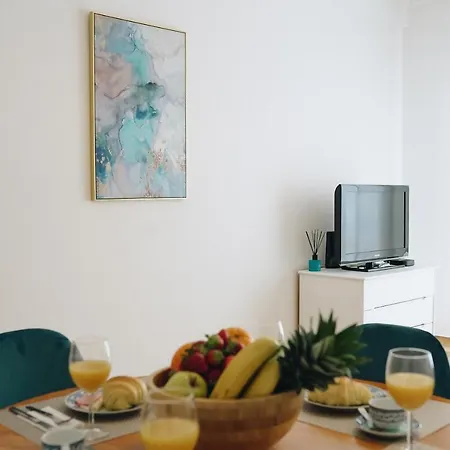 아파트 Host Wise - Sweet & Sunny Flat - Ace Location *