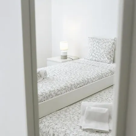 Host Wise - Sweet & Sunny Flat - Ace Location Apartment