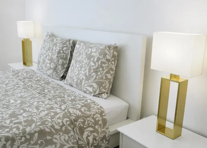 Apartment Host Wise - Sweet & Sunny Flat - Ace Location