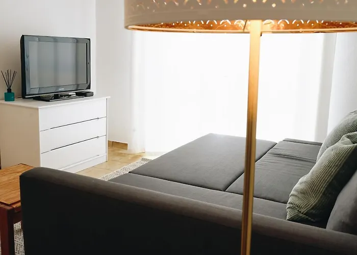 Host Wise - Sweet & Sunny Flat - Ace Location Apartment *